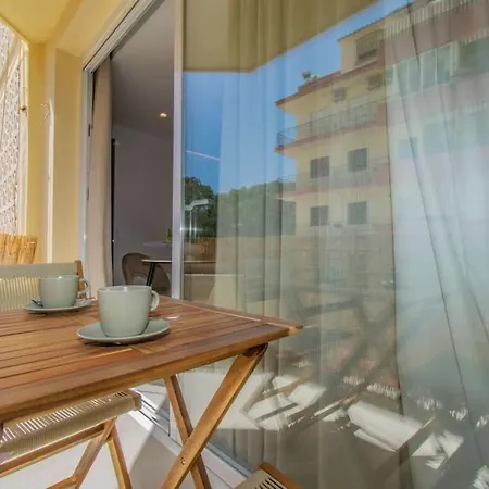 & Center Apartment