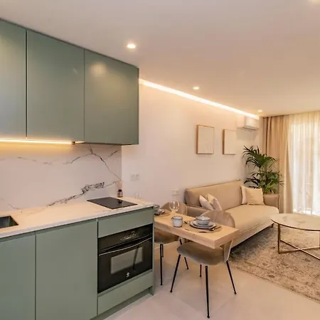 Apartment & Center