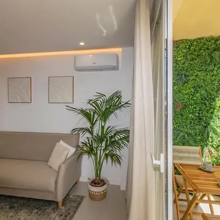 & Center Marbella
